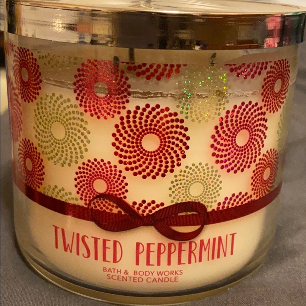Bath & Body Works 3 Wick Twisted Peppermint Candle